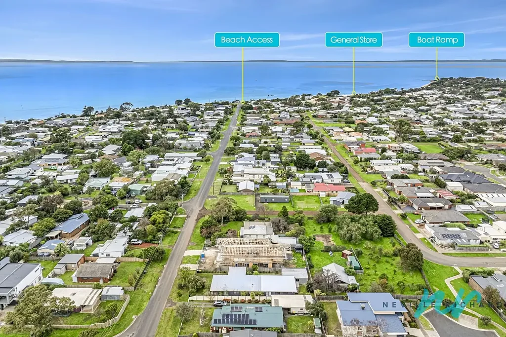 Indented Head 6房  Rare Dual-Living Opportunity Just Moments from the Beach