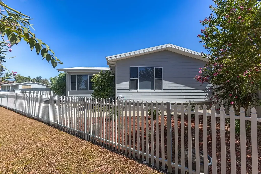 Parkes 6 Bedroom Exceptional Dual-Residence Opportunity