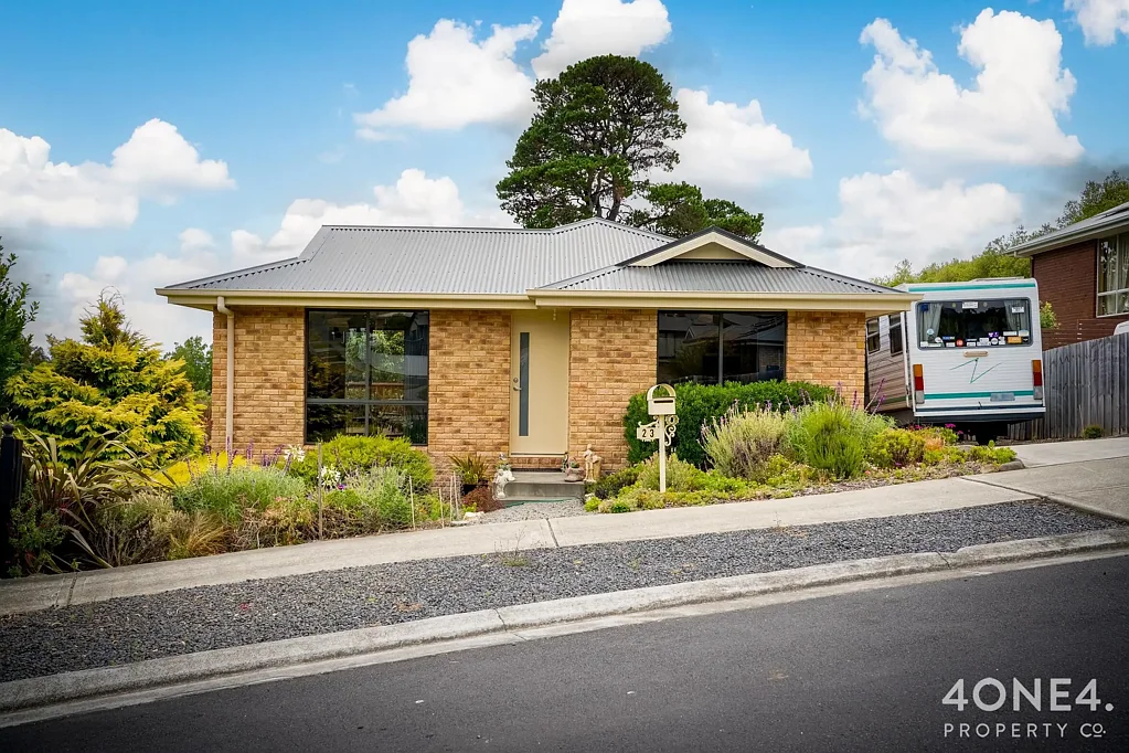 Glenorchy 3 Bedroom Enjoy Modern Convenient Living