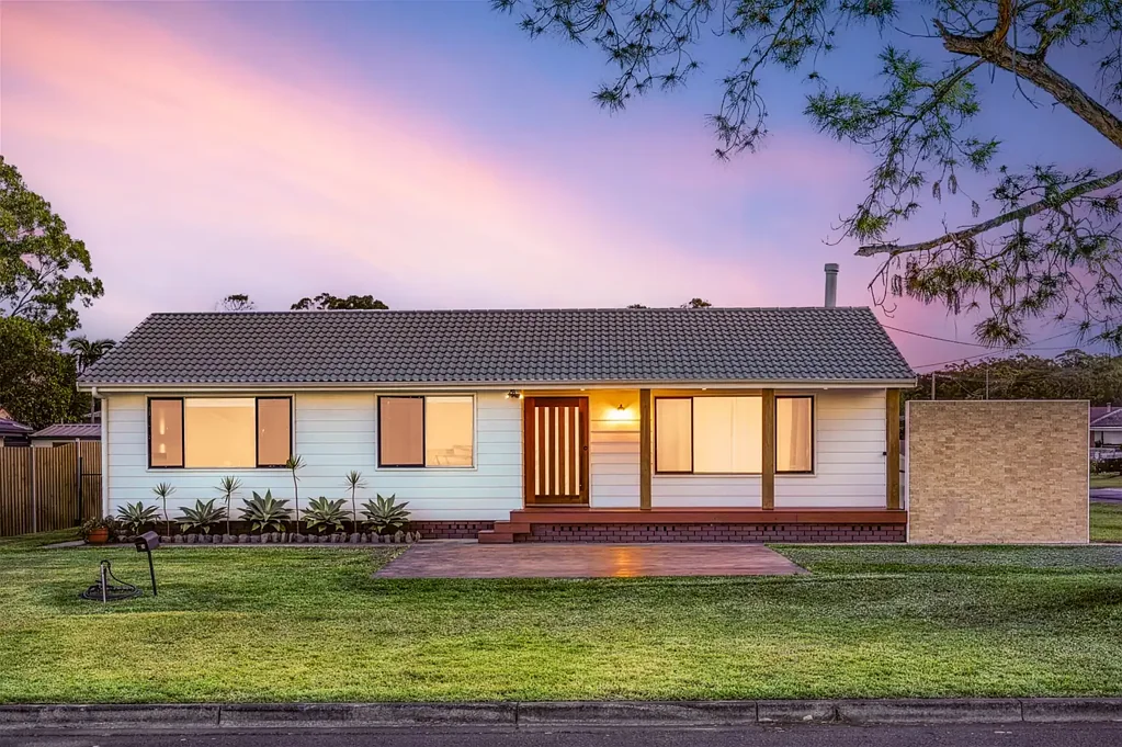 Tanilba Bay 3房  Renovated Corner Gem with Dual Street Frontages