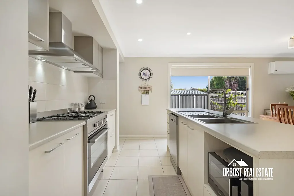 Orbost 4 Bedroom EXCEPTIONAL MODERN HOME in a QUIET LOCATION