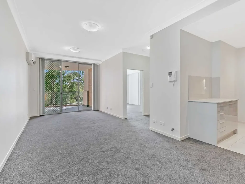 Westmead 1房 安保公寓 两个阳台 超大车位 公园景 现代厨房 周边便利 Recently painted and brand new carpet