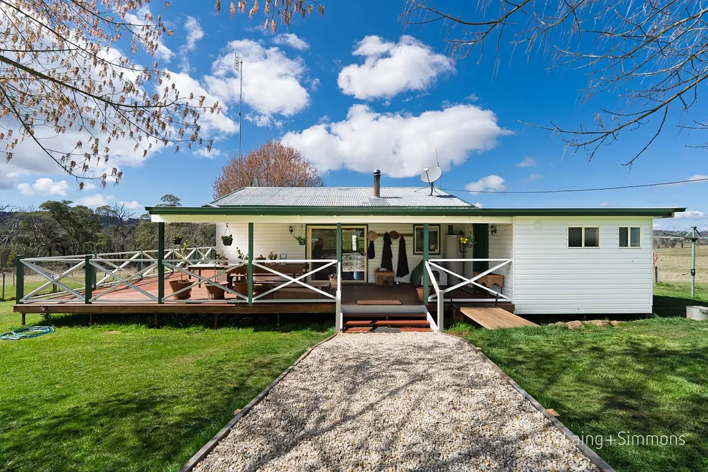 321 Bukerio Road, Walcha, NSW 2354