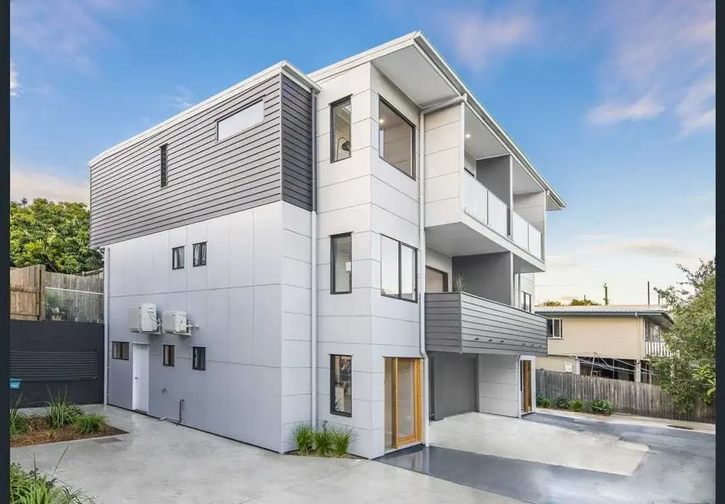 Charming 3-Bedroom Home in Leafy Wooloowin – Minutes from the City!