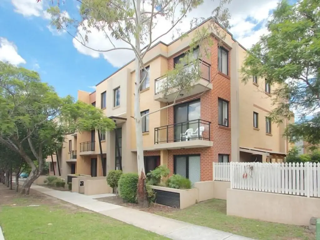 Westmead 1ਬੈੱਡਰੂਮ Ground Floor with Courtyard! Excellent Location!
