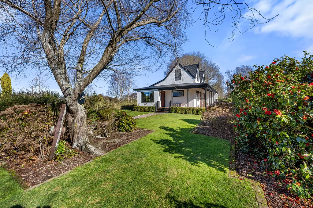 Southbridge 3Moenga Established, Spacious & Full of Charm