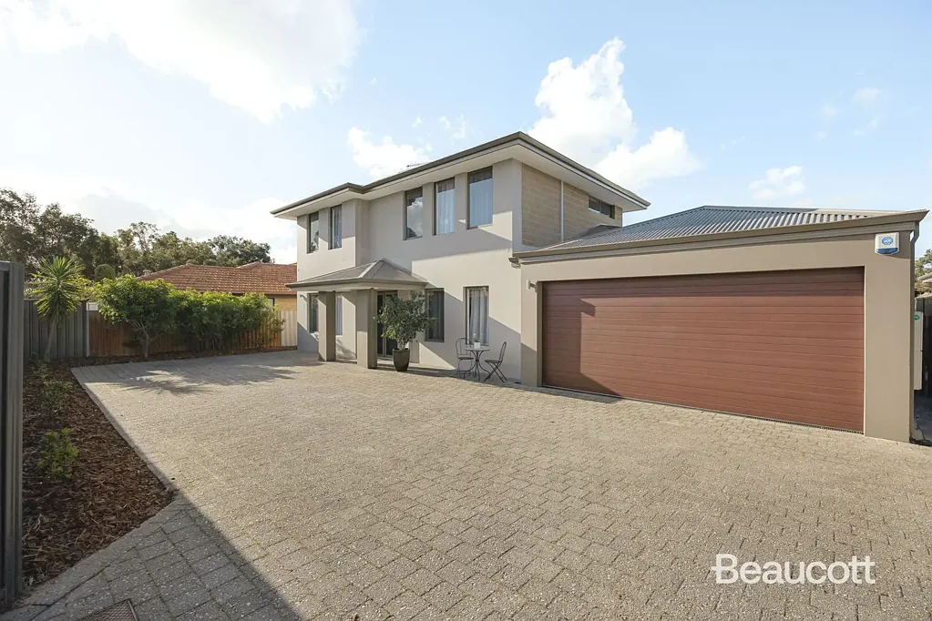 Bedford 3Moenga Stylish Two-Storey Living in the Heart of Bedford