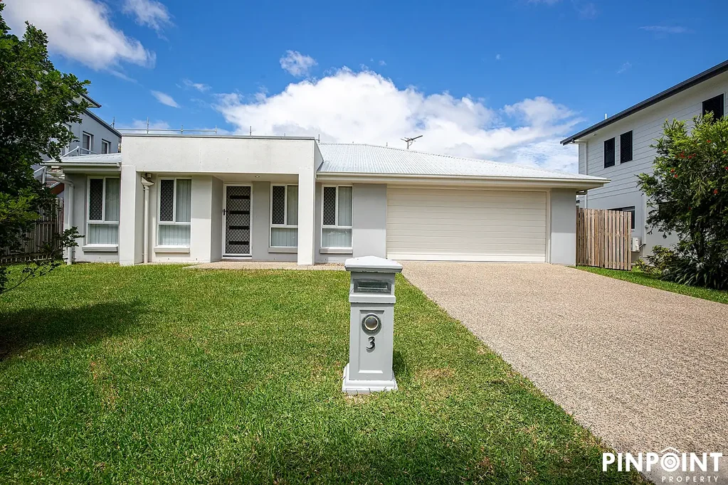 Easy Living in Lagoon Estate!