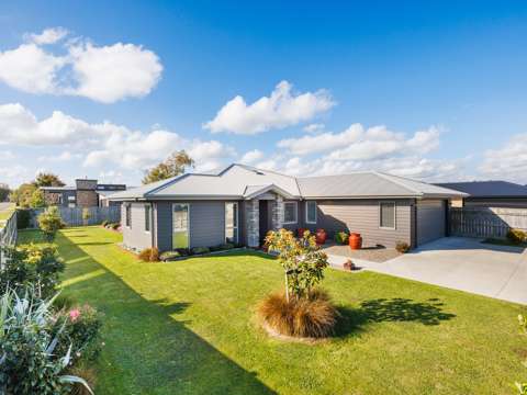 Feilding 4房  Modern luxury meets family comfort