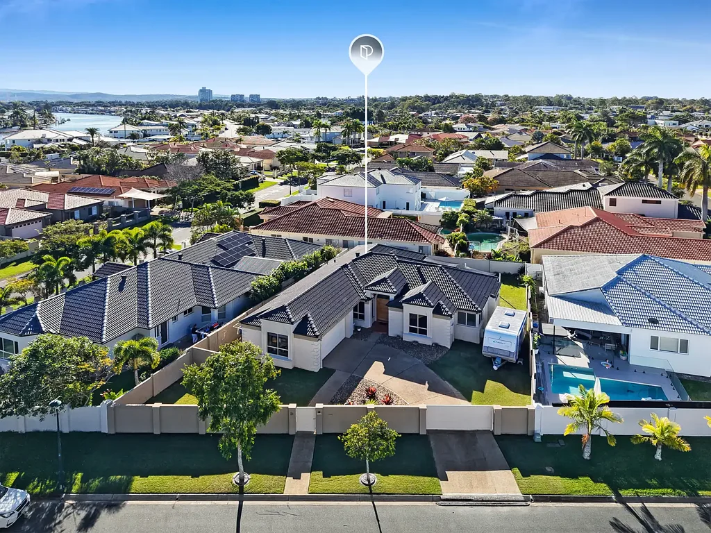 Benowa 4ਬੈੱਡਰੂਮ Motivated Sellers Relocating  - Don't Miss This Opportunity