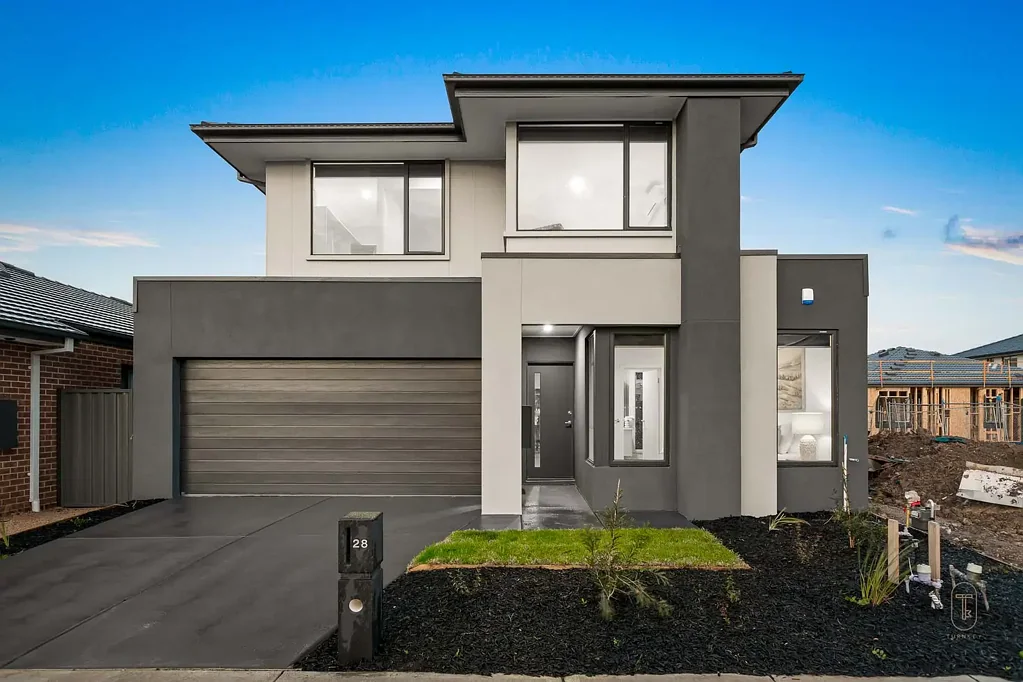 Berwick 4 Bedroom Brand New Family Home in Sought After Minta Estate – Move In Immediately!