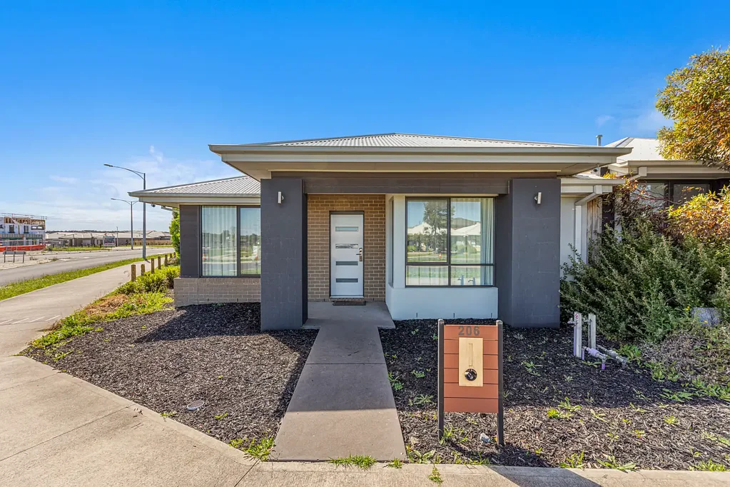 Quality Home In Perfect Location!