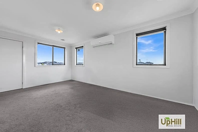 32 Bronnie St., Clyde North, VIC 3978, 4房, 2浴, House