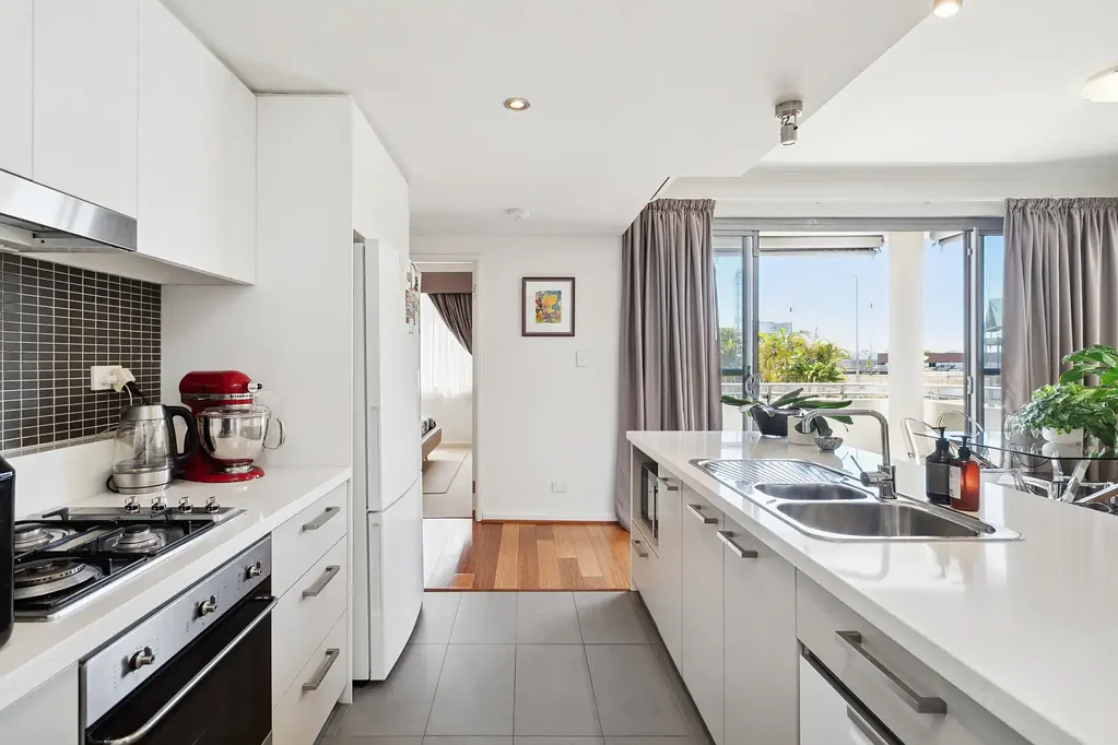 Luxurious Furnished Apartment in Prime East Perth Location