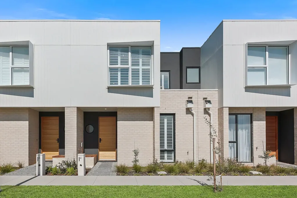 STYLISH COASTAL LIVING JUST 200M FROM THE BEACH