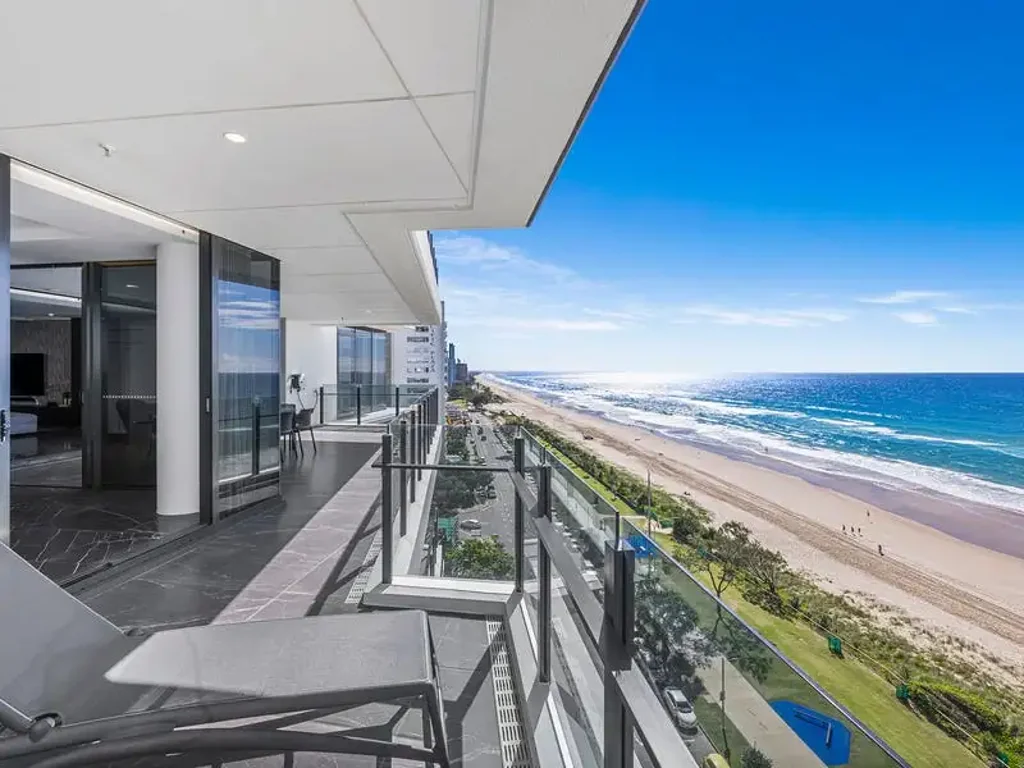 STUNNING LUXURY BEACHFRONT APARTMENT – Rare Opportunity!