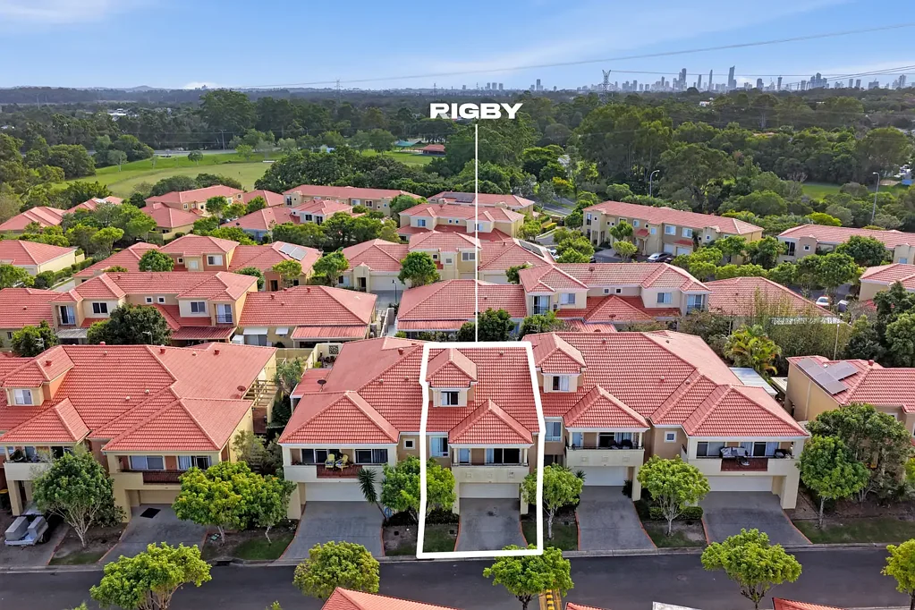 Robina 3房  Three-Bedroom Eastlake Residence with Multiple Living Spaces