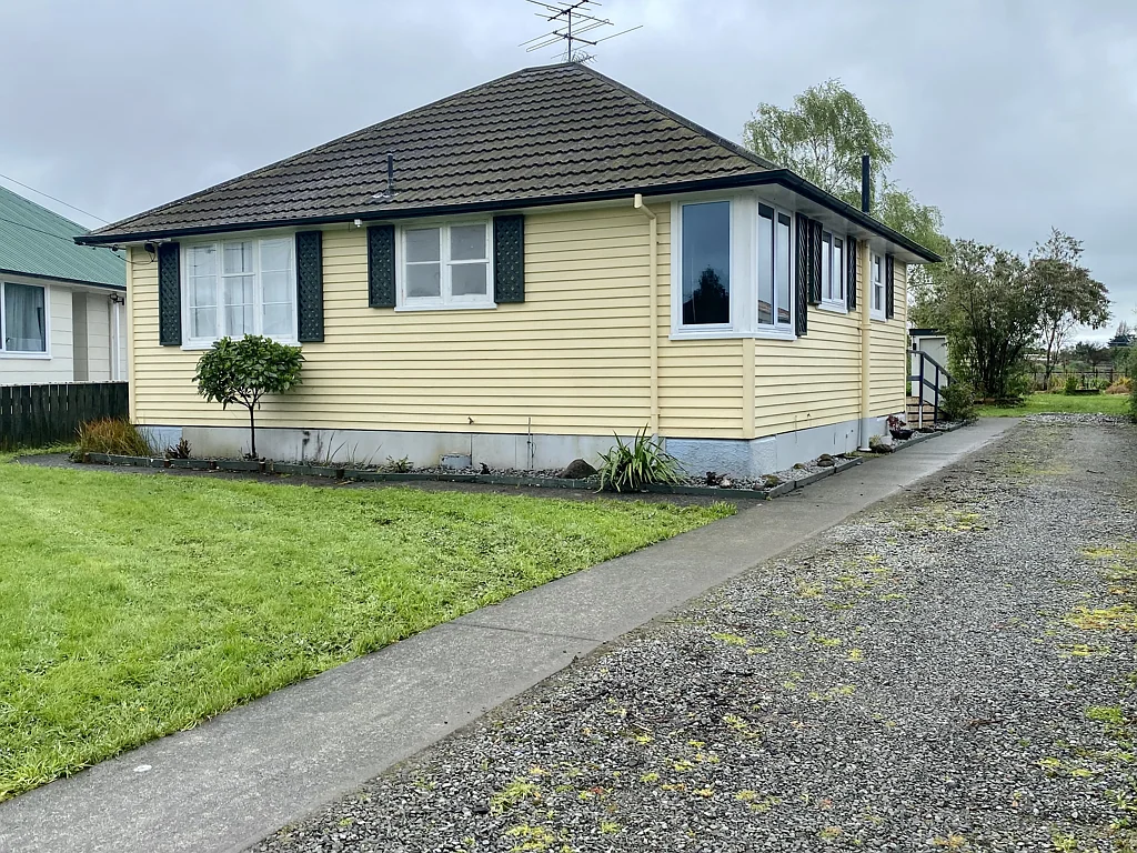 Sunny westside 2 bed