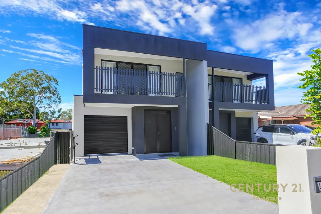 South Wentworthville 5房 全新五卧书房 4豪华浴室 高档主厨厨房 石材台面 Bellini电器 开放式起居 采光充足 理想社区位置 Near-New Duplex in a Prime Location