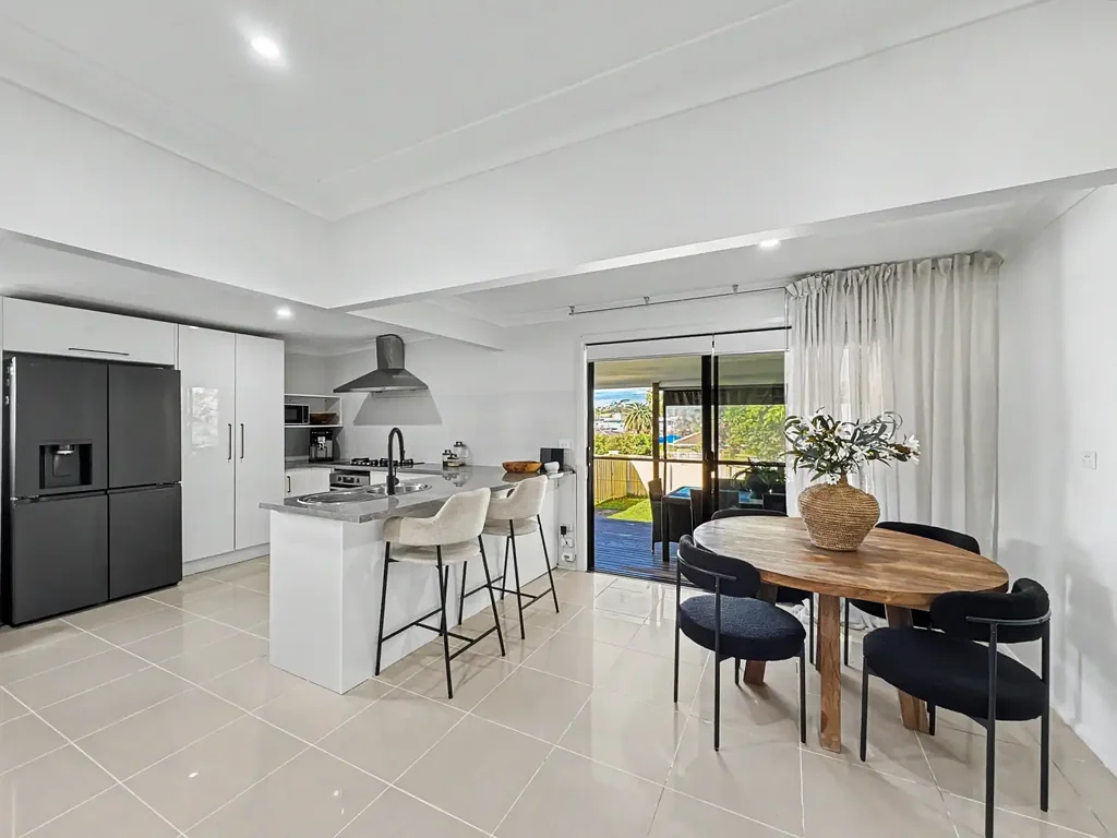 Oak Flats 3ห้องนอน Character, Comfort and Endless Potential on a Commanding Corner Block