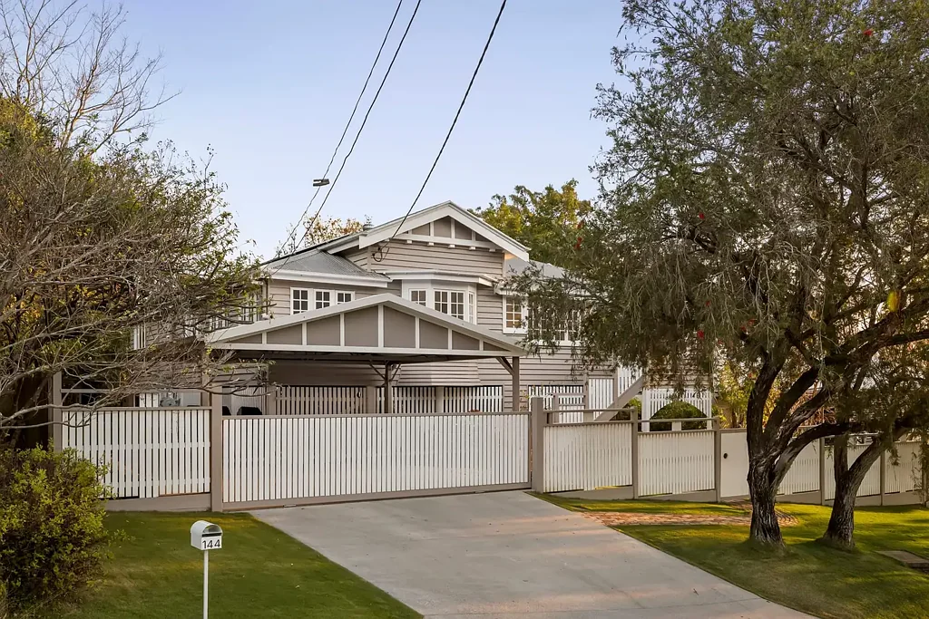 Indooroopilly 3બેડરૂમ A Home with History, Heart and Room for Family Life