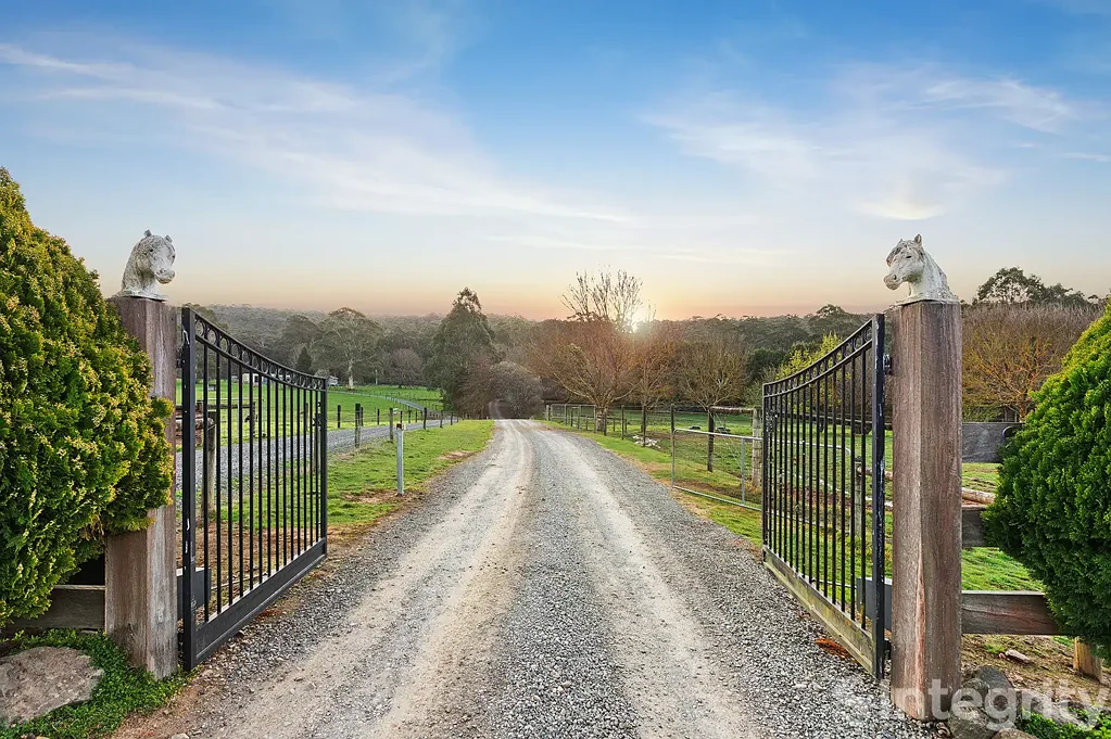 Kinglake 4 Bedroom A SIGNATURE KINGLAKE HOLDING