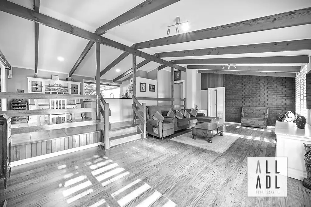 129 Brougham Drive, Valley View, SA 5093