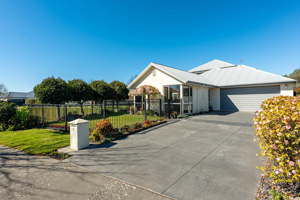 Harewood 3房 阳光充沛，毗邻Becmead Reserve，尽享舒适、便利与宽敞空间！ Affordable quality on the park