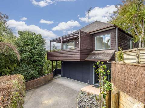 Meadowbank 4房  Modern Bush Retreat - 4-Bedroom Home in Meadowbank
