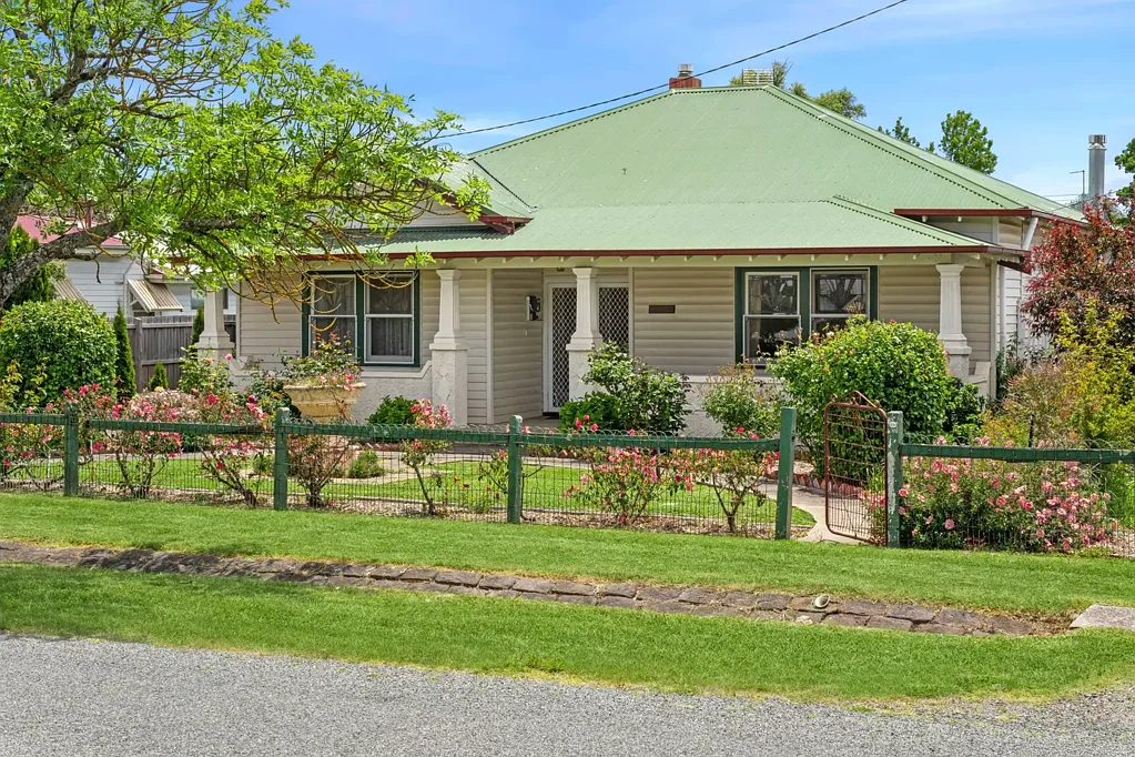 Kyneton 3ਬੈੱਡਰੂਮ A Classic Californian Bungalow Ready for Its Next Chapter