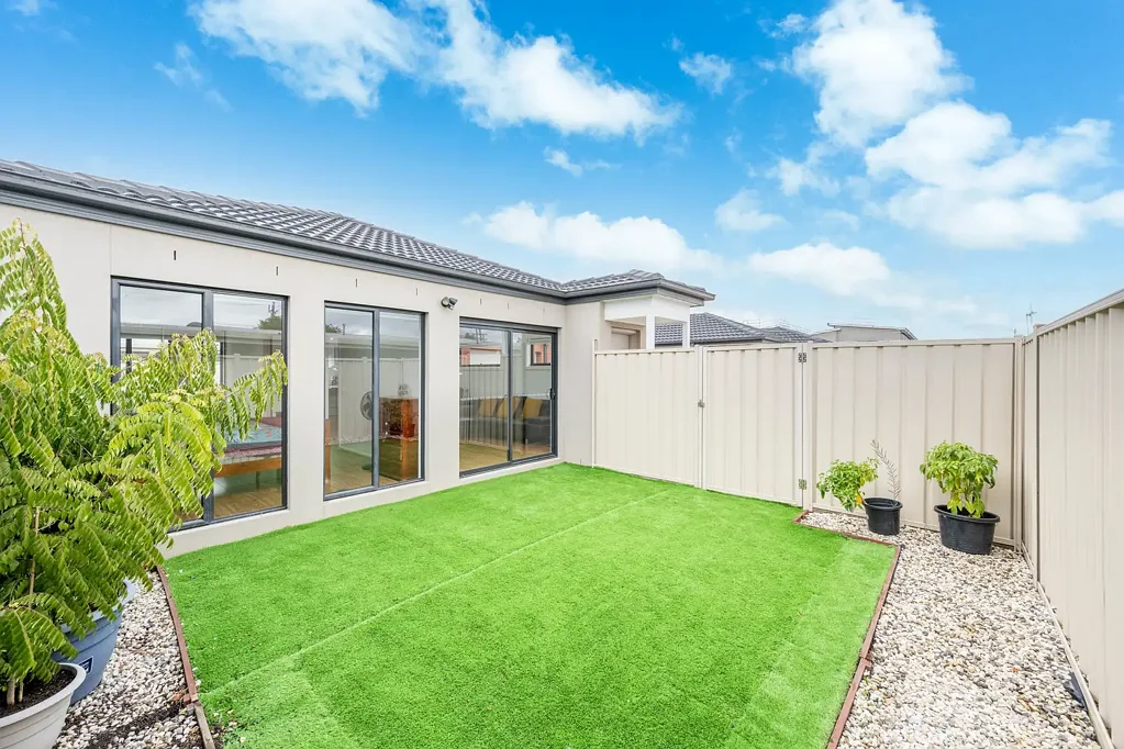 Shepparton 3房  CBD Townhouse!