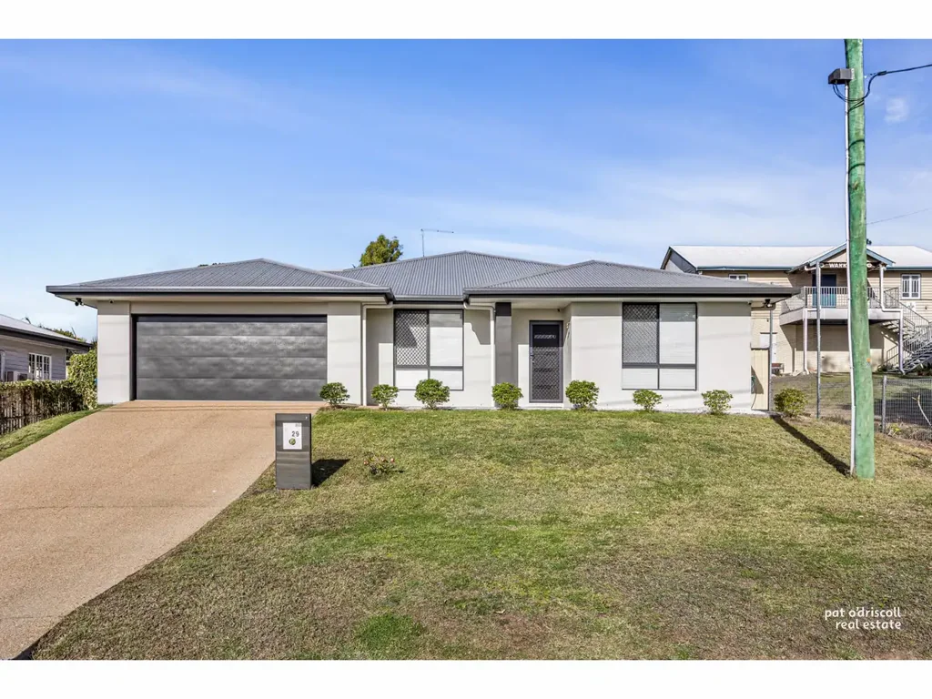 West Rockhampton 4कमरा Immaculate, Spacious, Grammar School and Hospital Precinct