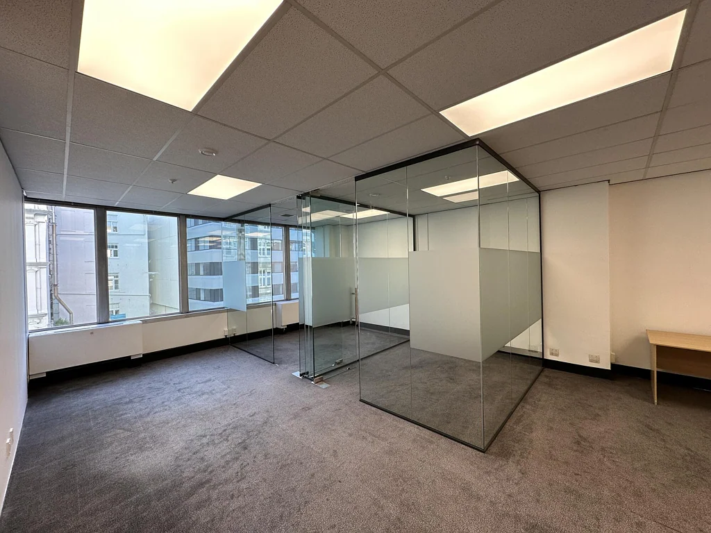 Auckland Central Private Queen Street suite