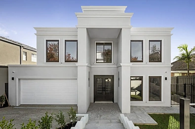 Balwyn North 5房 全新双层住宅 空间品质设计 优雅立面 双层高入口 欧洲橡木地板 大理石表面 正式客厅大理石壁炉 开放式生活区 自然光线 露天露台 灵活平面图 独立卫生间 中央空调系统 优质电器 石制台面 管家储藏室 管家储藏室 管家储藏室 A Grand Family Home in the Balwyn High School Zone