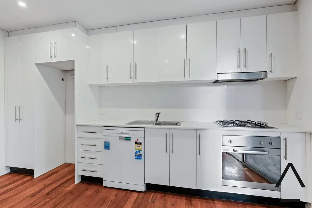 Modern Studio Apartment With Private Courtyard