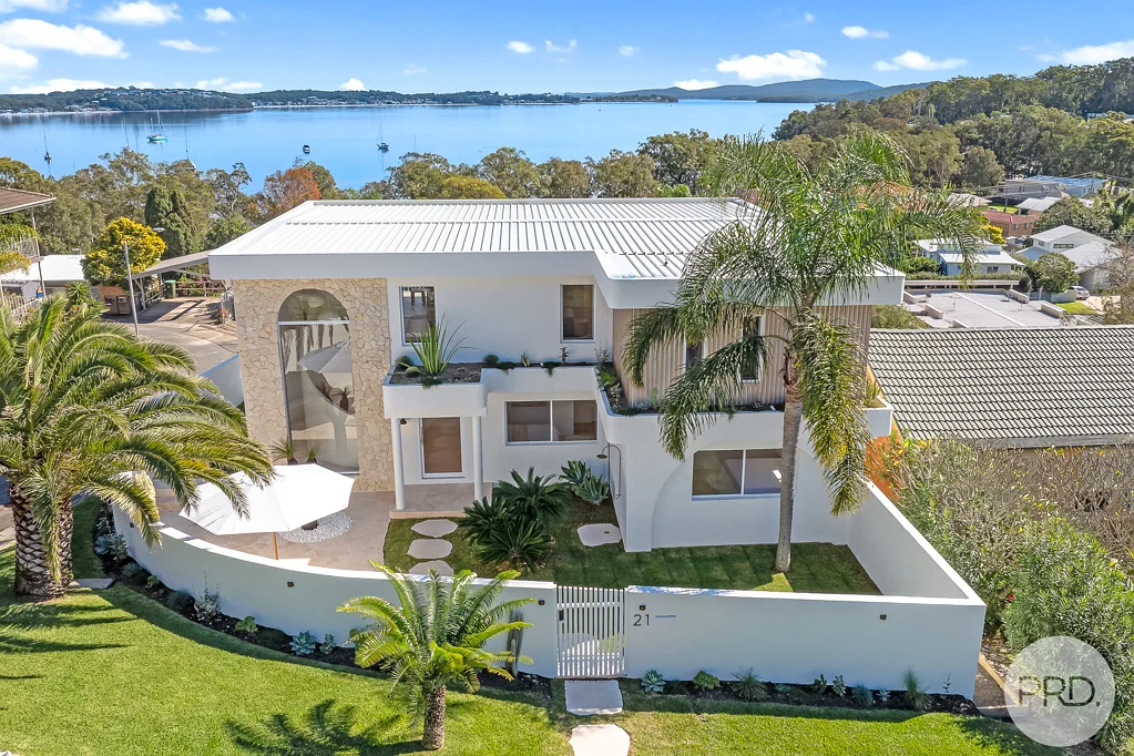 Corlette 4房  Mediterranean Masterpiece With Stunning Ocean Views