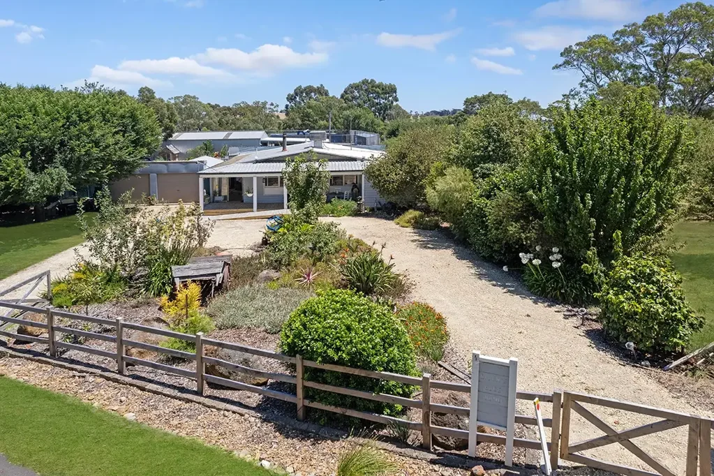 Panmure 3 Bedroom Charming Renovated Homestead