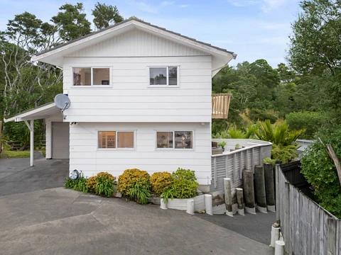 Glenfield 4 Bedroom A Hidden Gem with Space, Privacy & Potential