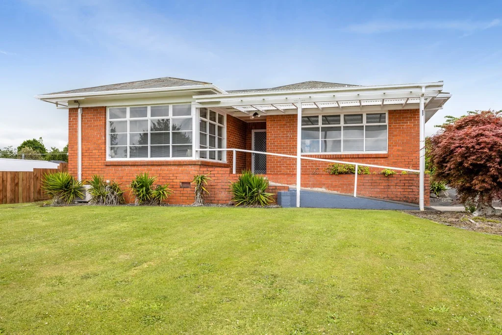 Stratford 3Moenga 3 Bed Brick Home Or Office Set Up