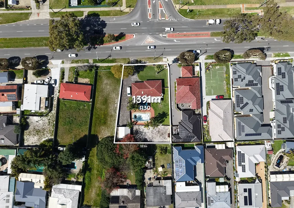 Lynwood 3कमरा RARE 4-UNIT SITE OPPORTUNITY