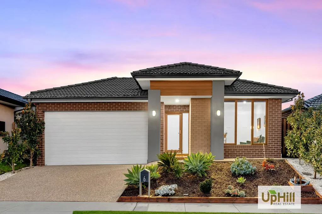 6 Harlequin Way, Clyde North, VIC 3978