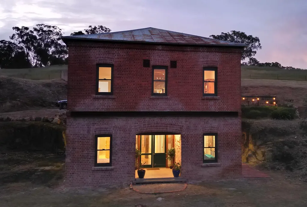 Rutherglen 4房  Rockbarton Cellars - The Word is Unique !