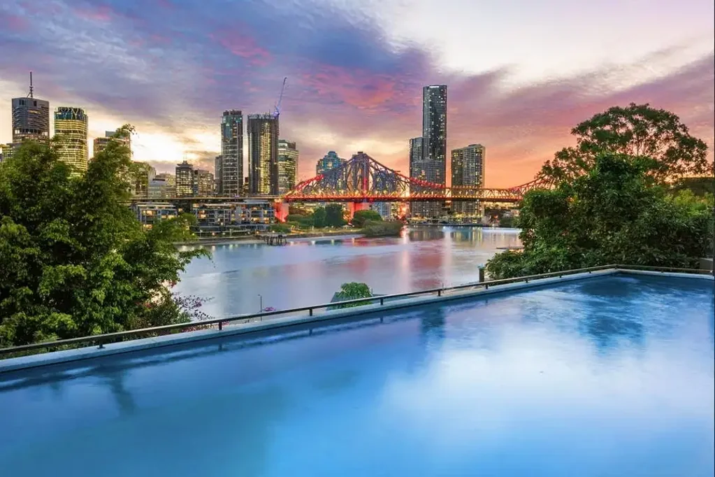 Stylish 1-Bedroom Apartment in Riverfront New Farm Location