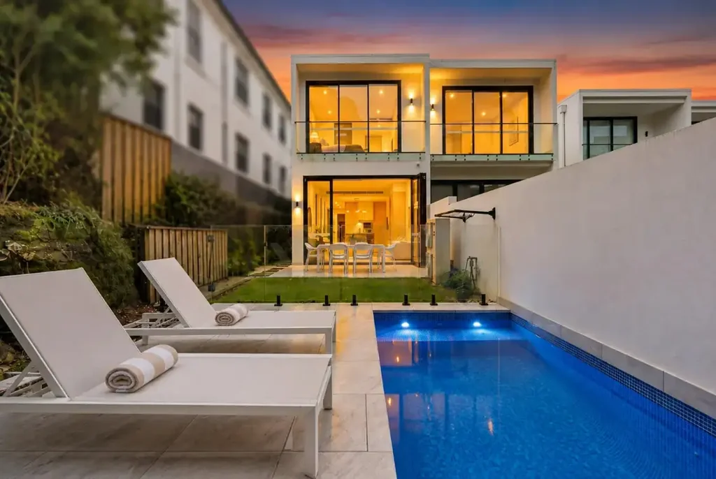 FAMILY DUPLEX WITH RESORT APPEAL
