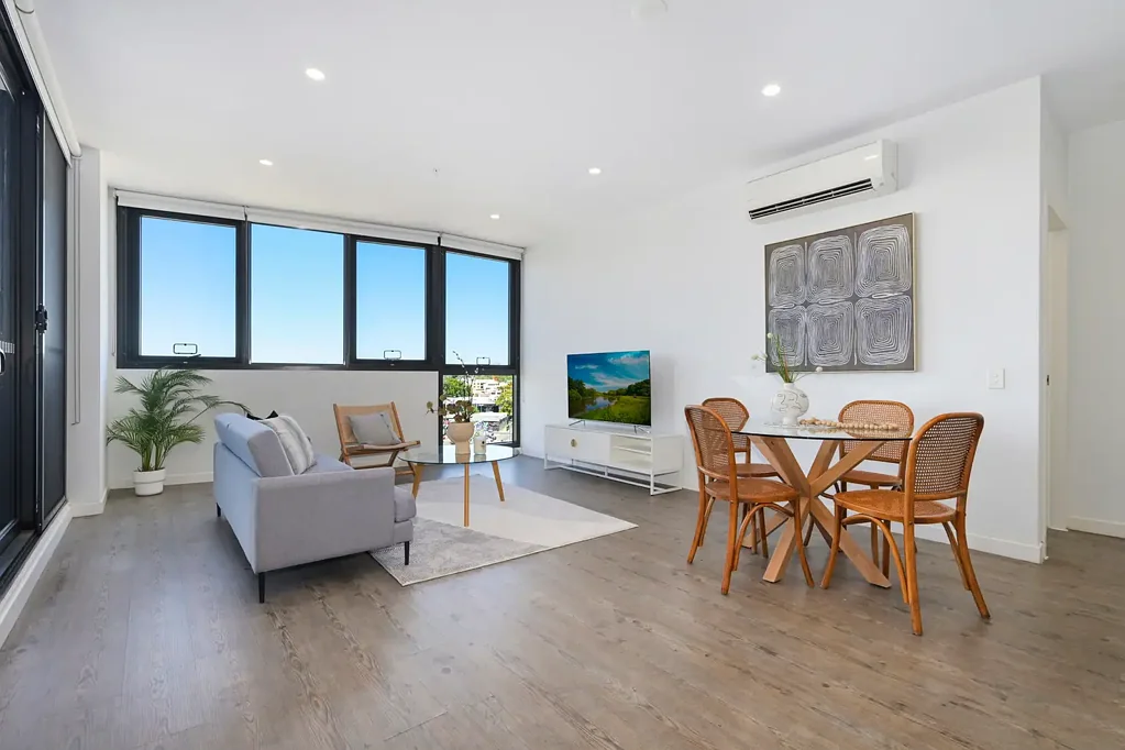 808/10 Aviators Way, Penrith, NSW 2750