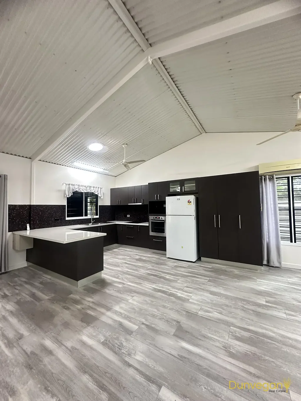 Fabulous Family home with Swimming Pool