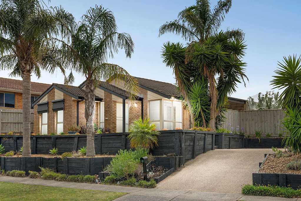 17 Herrington Avenue, Carrum Downs, VIC 3201