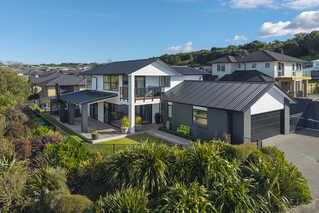Omokoroa 3chambre Executive Living with Room for all the Toys