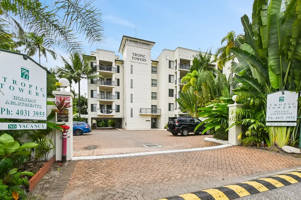 Cairns North 1 Bedroom CITY FRINGE APARTMENT - TROPIC TOWERS