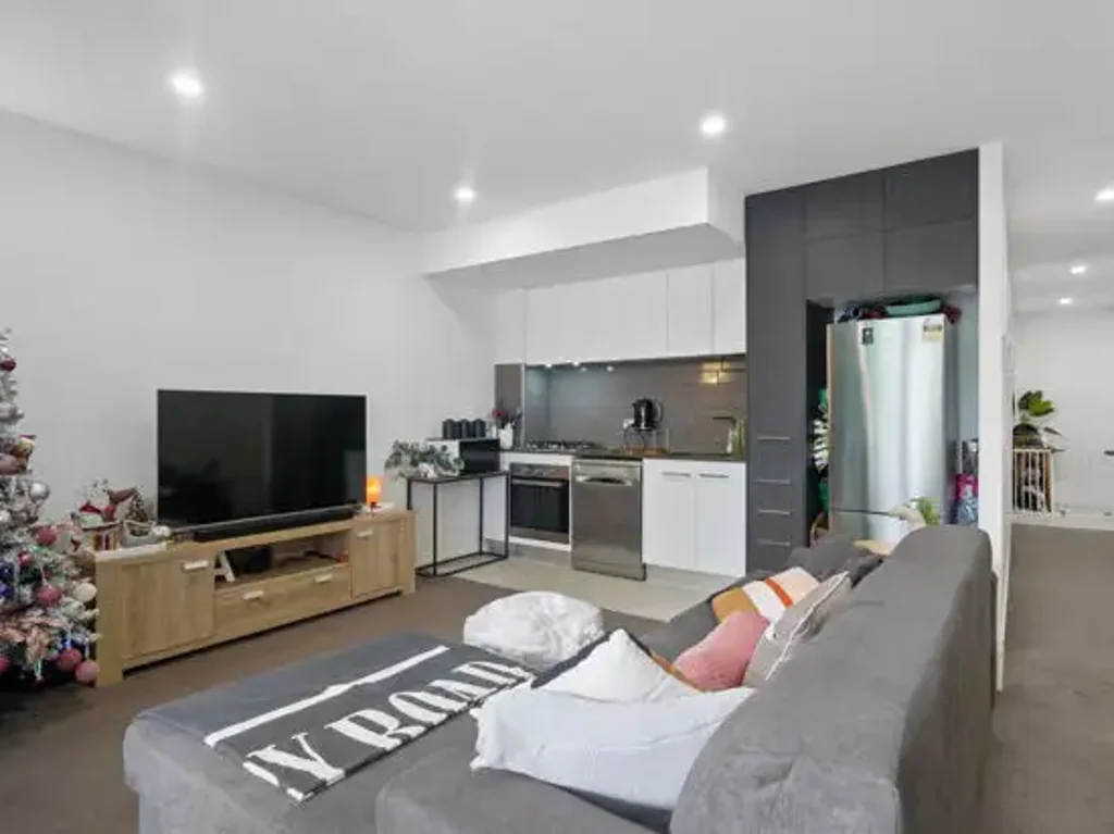 FOR RENT - 1-Bedroom Apartment with Huge Corner Garden + Furnished Option